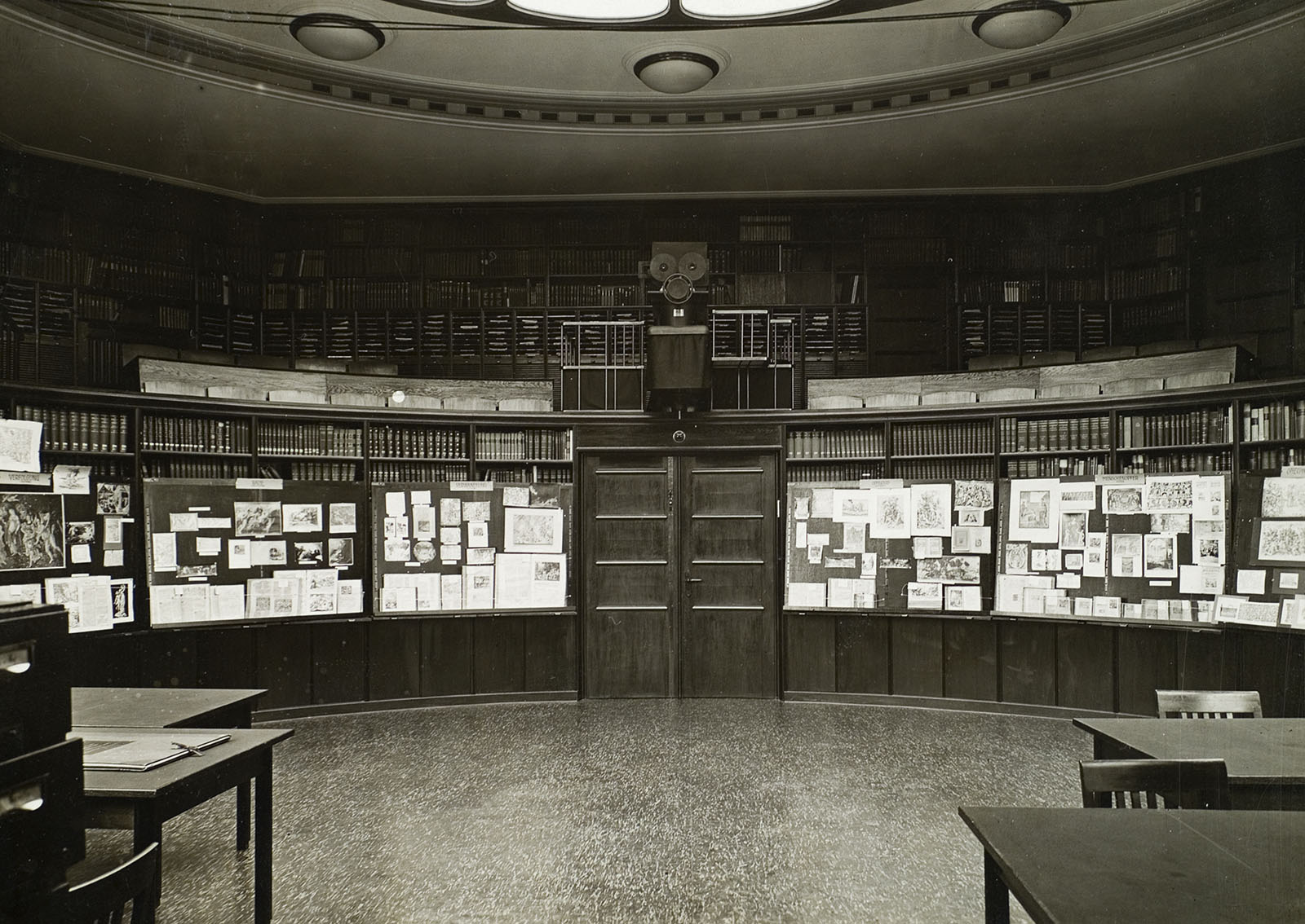 Reading Room of the Kulturwissenschaftliche Bibliothek Warburg